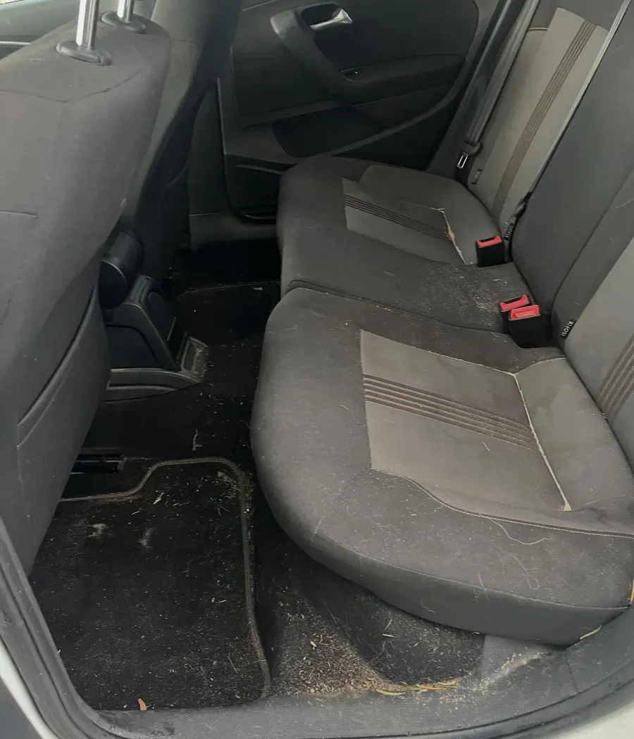 Volkswagen Polo, banquette arrière avant nettoyage