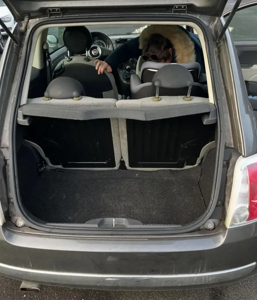 Fiat 500, coffre avant nettoyage