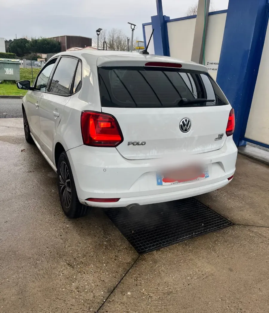 Volkswagen Polo, extérieur arrière avant nettoyage