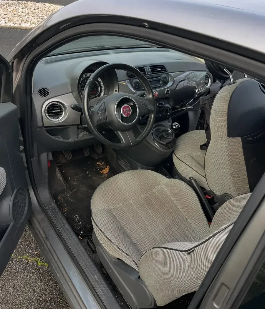 Fiat 500, habitacle avant nettoyage