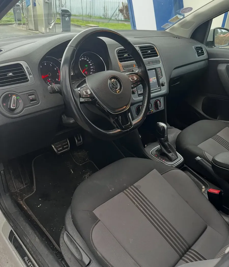 Volkswagen Polo, poste de conduite avant nettoyage