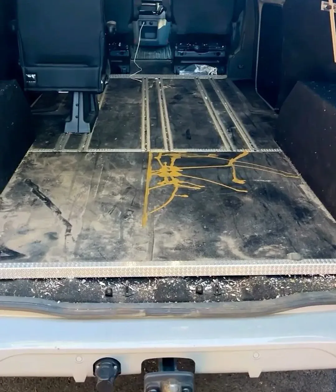 Ford Transit Custom, poste de conduite avant nettoyage