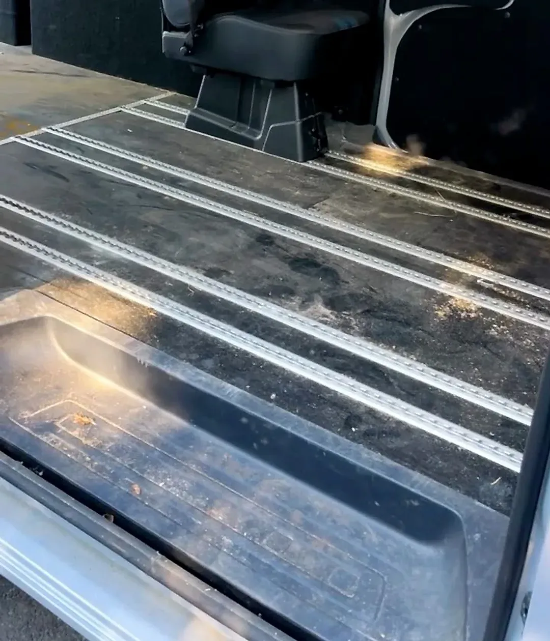 Ford Transit Custom, siège arrière avant nettoyage
